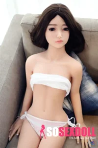 Aziatische sekspop met platte bovenlijf voor tieners