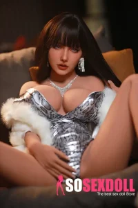 Kayenne Realistisches Sexspielzeug Sexiester Liebhaber mit riesigen Titten