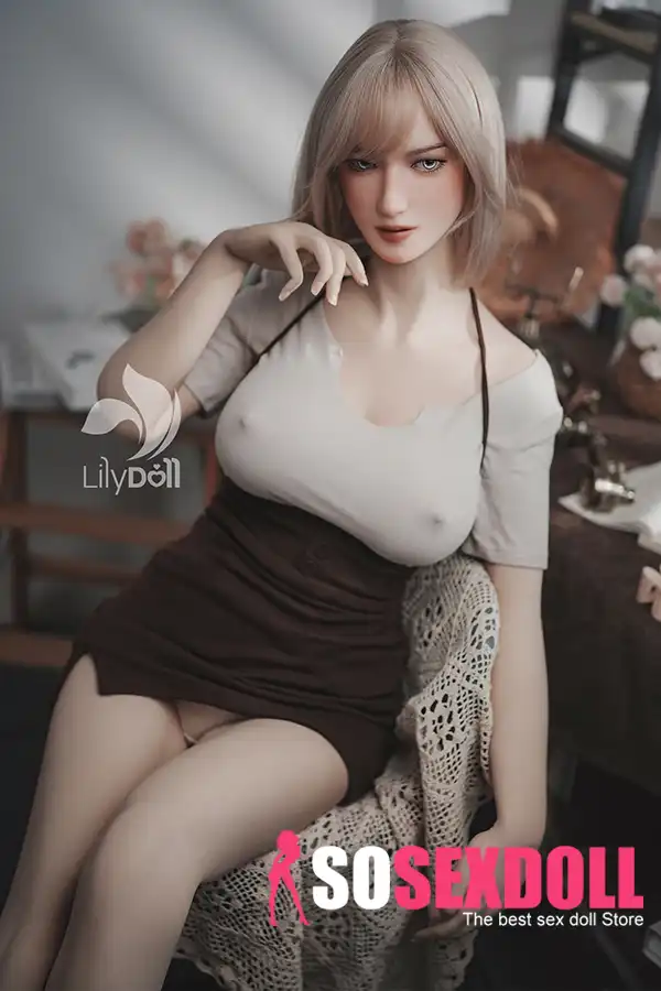 Poupée sexuelle en silicone de 168 cm, 5 pieds 5 pouces, poitrine rebondie, hanches généreuses, cheveux gris, en stock (États-Unis uniquement)