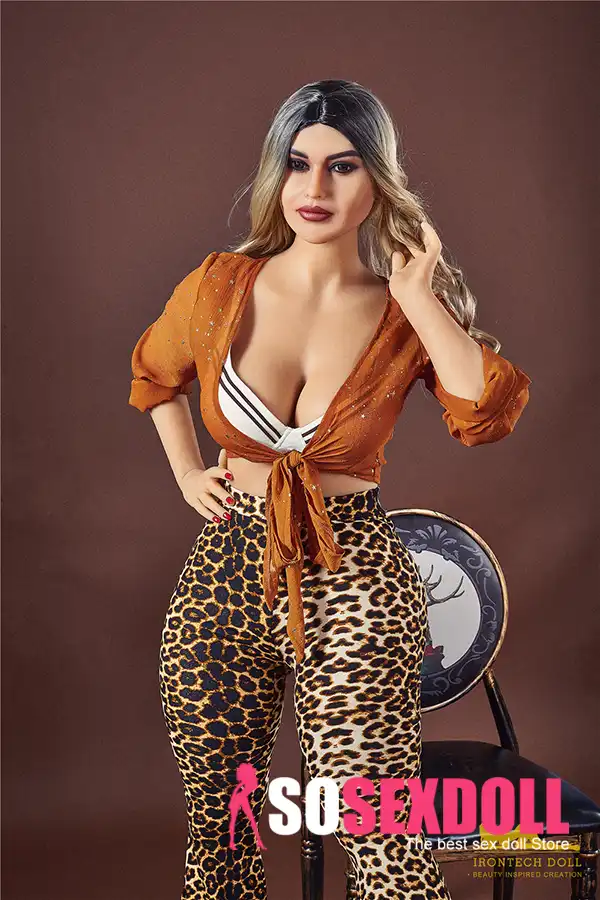 Mature Outdoor Street Style Realistic Sex Doll