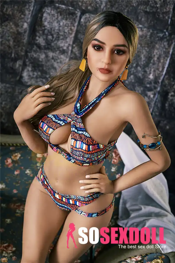 Curvy Exotic Seductive Relaxed Resort Sex Doll