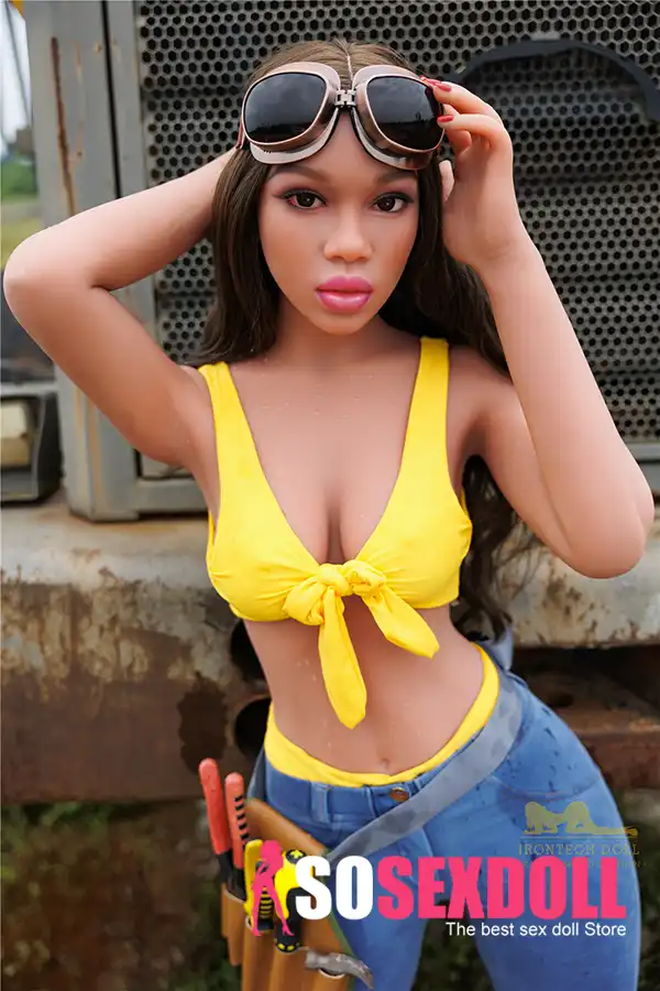 Cheap Slim Sporty Curvy Realistic Sex Doll