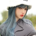 Стройная невинная сексуальная спортивная девушка, секс-кукла для улицы