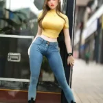 Стройная милая девушка для повседневной жизни, уличная секс-кукла