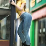 Стройная милая девушка для повседневной жизни, уличная секс-кукла